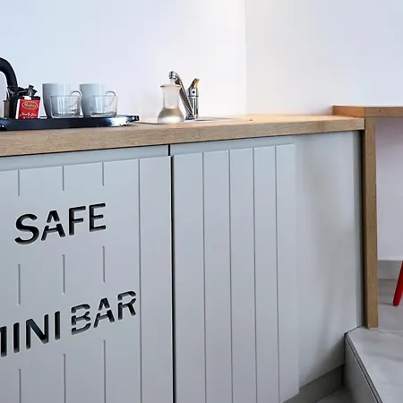 Ξενοδοχείο Aperanto 4*